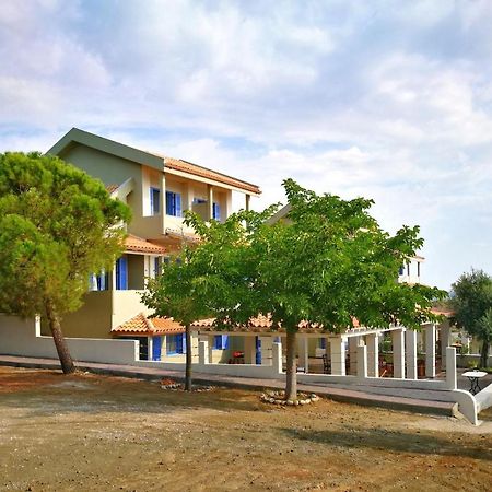 Olive Bay Hilltop Apartments Đảo Amolianí Ngoại thất bức ảnh