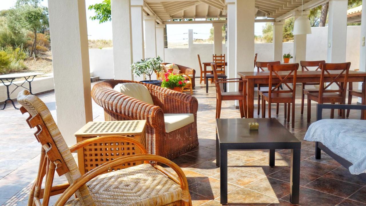 Olive Bay Hilltop Apartments Đảo Amolianí Ngoại thất bức ảnh