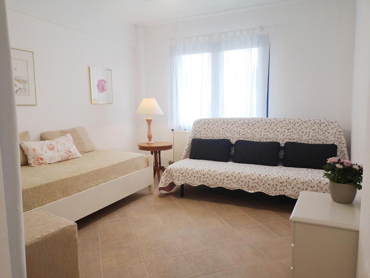 Olive Bay Hilltop Apartments Đảo Amolianí Ngoại thất bức ảnh
