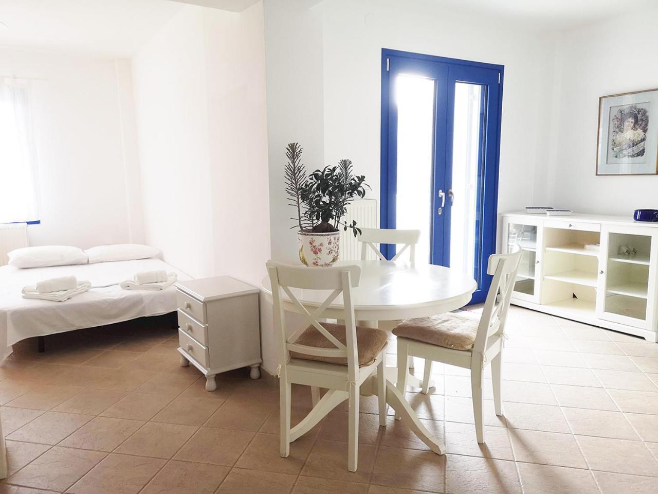 Olive Bay Hilltop Apartments Đảo Amolianí Phòng bức ảnh
